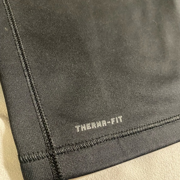 Nike Men's Therma-FIT 1/4 Zip. - Picture 4 of 5